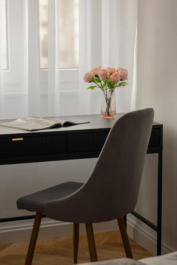Stylish Apartment Heart Of Warsaw By Noclegi Renters Esterno foto